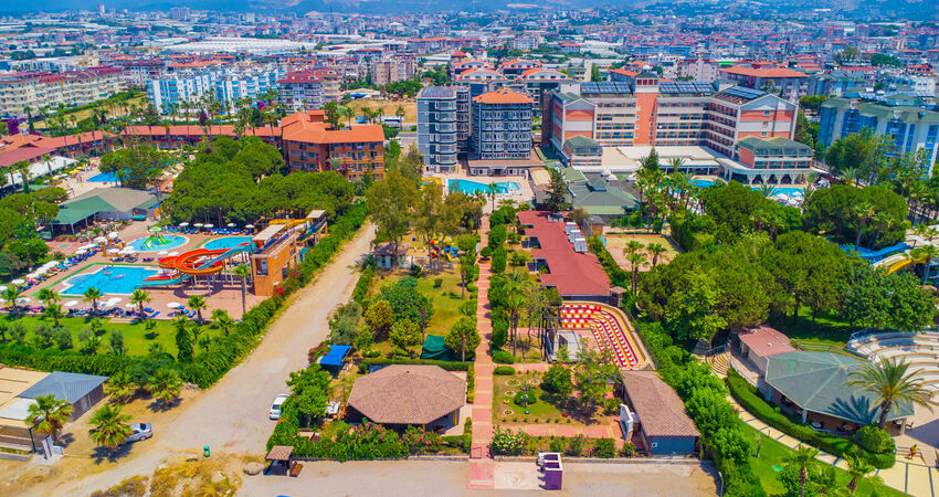 CLOVER MAGİC PARK BEACH