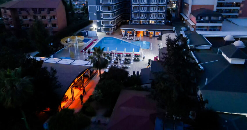 CLOVER MAGİC PARK BEACH